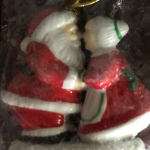 Package of 2 Kissing Santa Ornaments